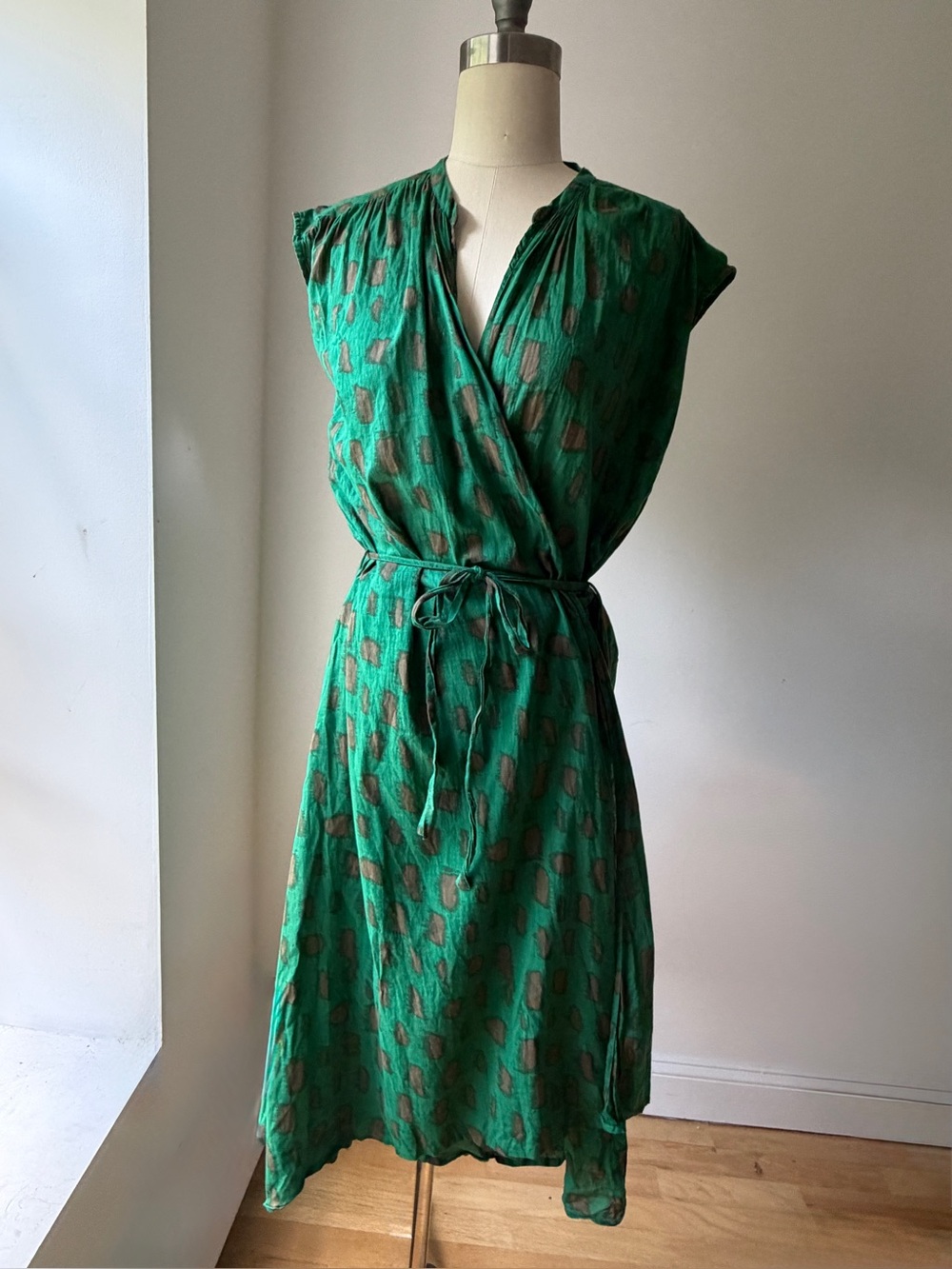 Green Printed Tie-Waist Midi Dress - Picture 2 of 7